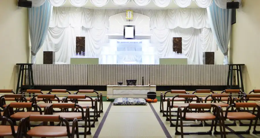 2F家族葬ホール（約30席）