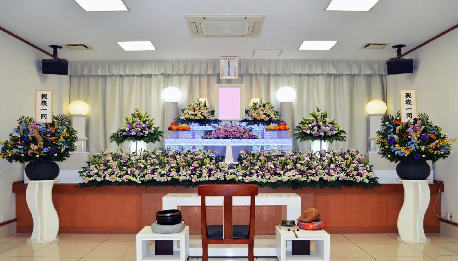 おすすめ家族葬プランの祭壇